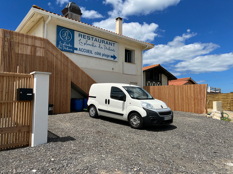 REHABILITATION ET MODIFICATION DE FACADE D'UN RESTAURANT 