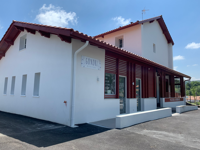 TRANSFORMATION D'UNE ECOLE EN BOULANGERIE APPARTEMENT CABINET MEDICAL 