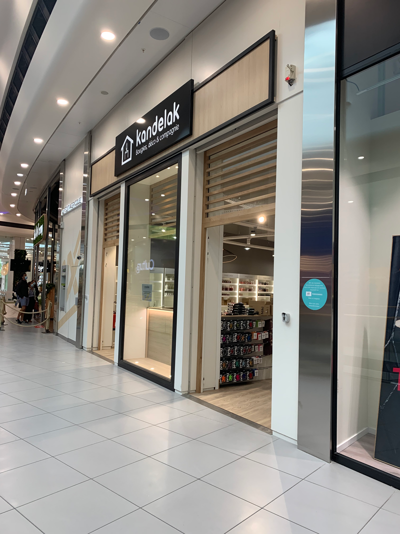 AMENAGEMENT BOUTIQUE ET CREATION DE MEUBLE 