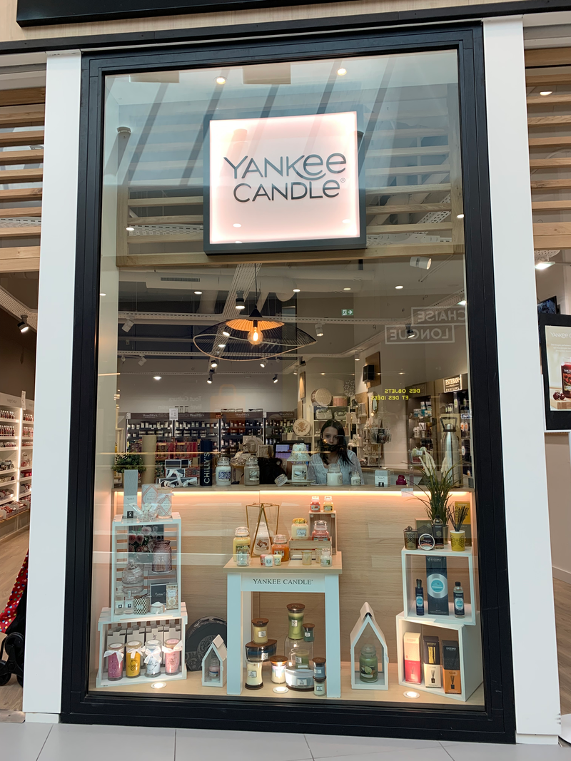 AMENAGEMENT BOUTIQUE ET CREATION DE MEUBLE 