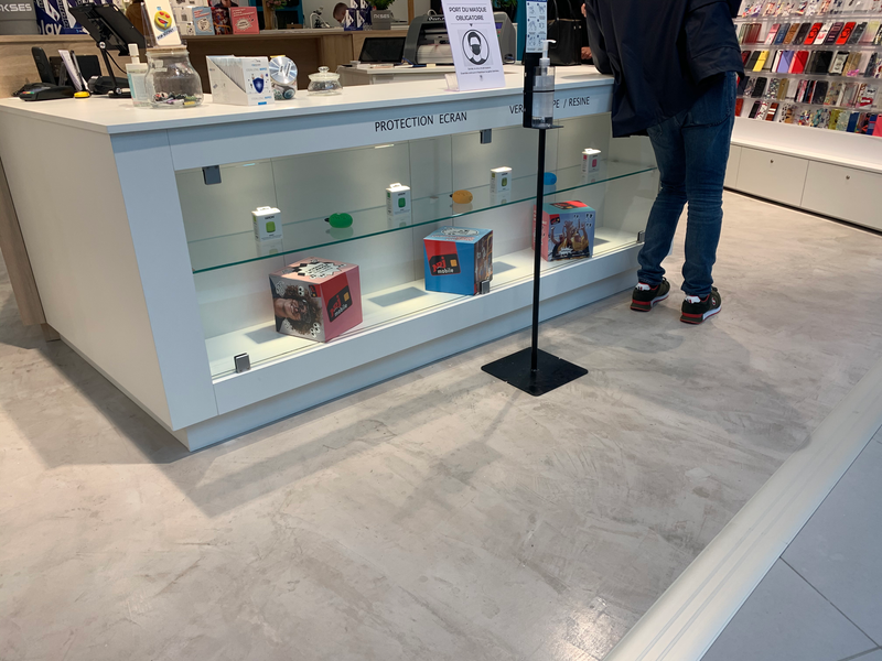 AMENAGEMENT D'UNE BOUTIQUE ET CREATION DE MEUBLE 