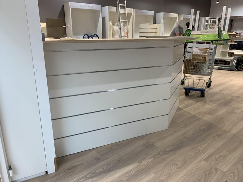 AMENAGEMENT BOUTIQUE ET CREATION DE MEUBLE 