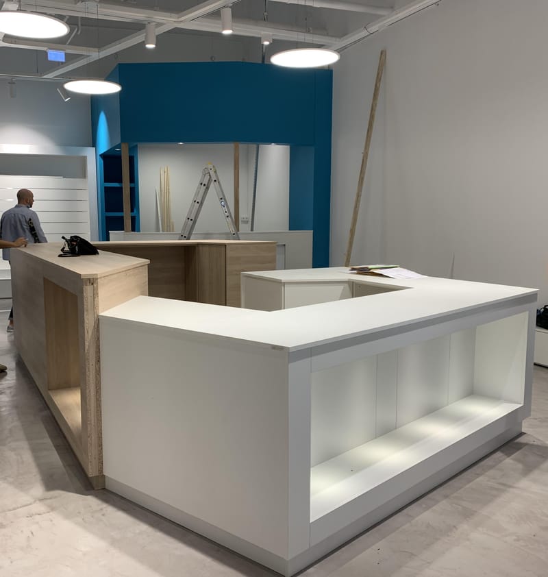 AMENAGEMENT D'UNE BOUTIQUE ET CREATION DE MEUBLE 