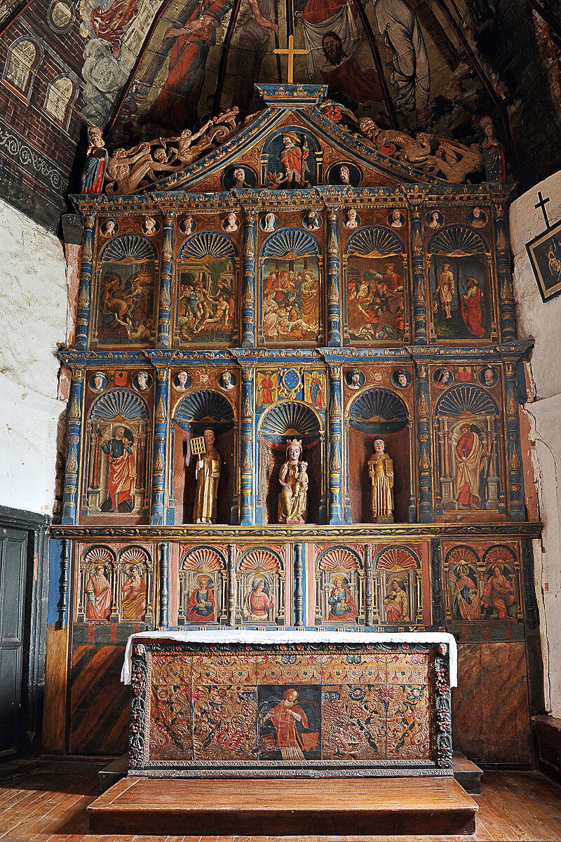 La petite Amazonie, le château fort de Montoussé, le calvaire du Mont Arès, le pic du Midi de Bigorre, le retable de l'Eglise Notre dame de Jézeau, la chapelle de Cieutat, la fontaine des 4 vallées.