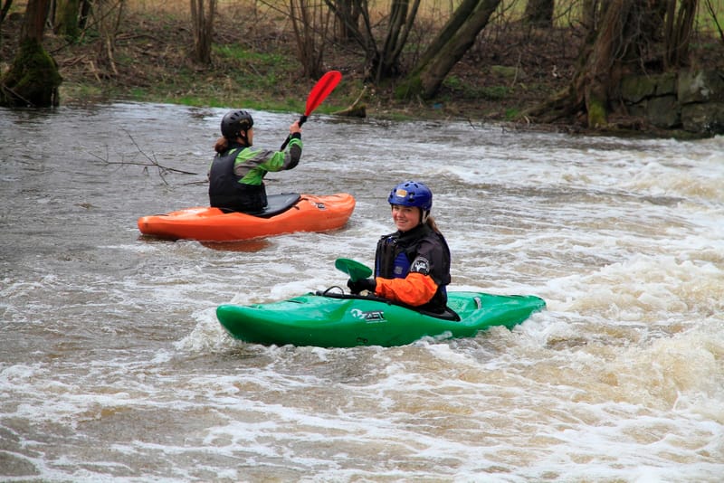 Randonnées à pieds ou à cheval, Escalade, Canyoning, Rafting, Parapente., Vélo, VTT...