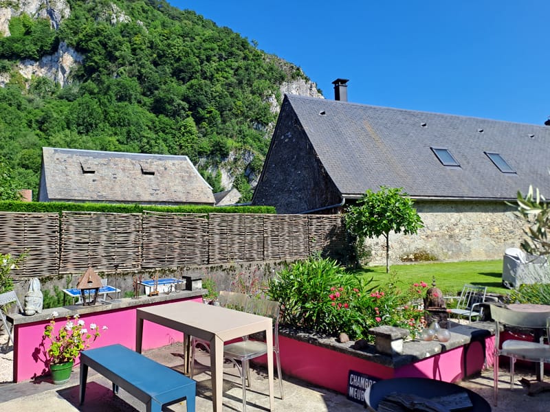 L’espace extérieur vous invite à la découverte et à la détente, pour des moments pleinement savoureux.