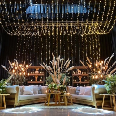 ¿Qué se necesita para iluminar un evento?
