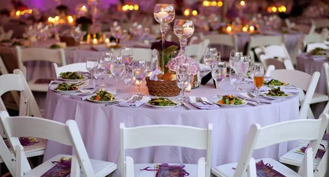 ¿COMO DECORAR UNA MESA PARA UN EVENTO?