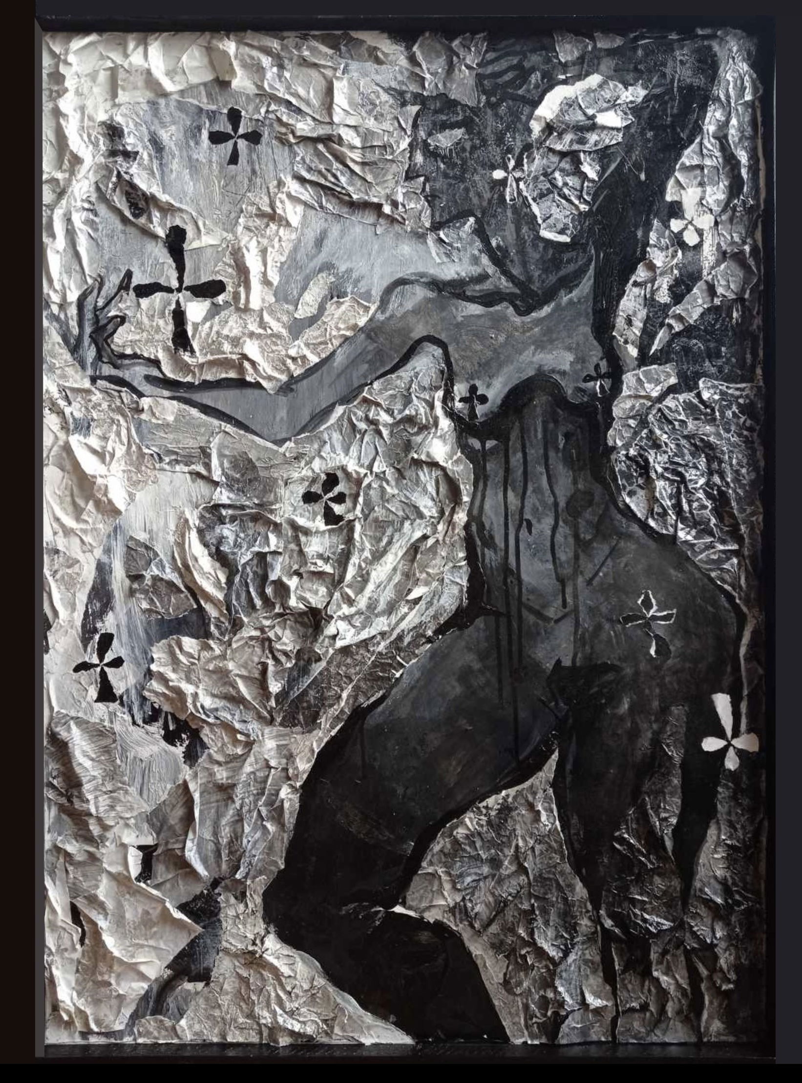 The Queen of Clubs collets Crosses