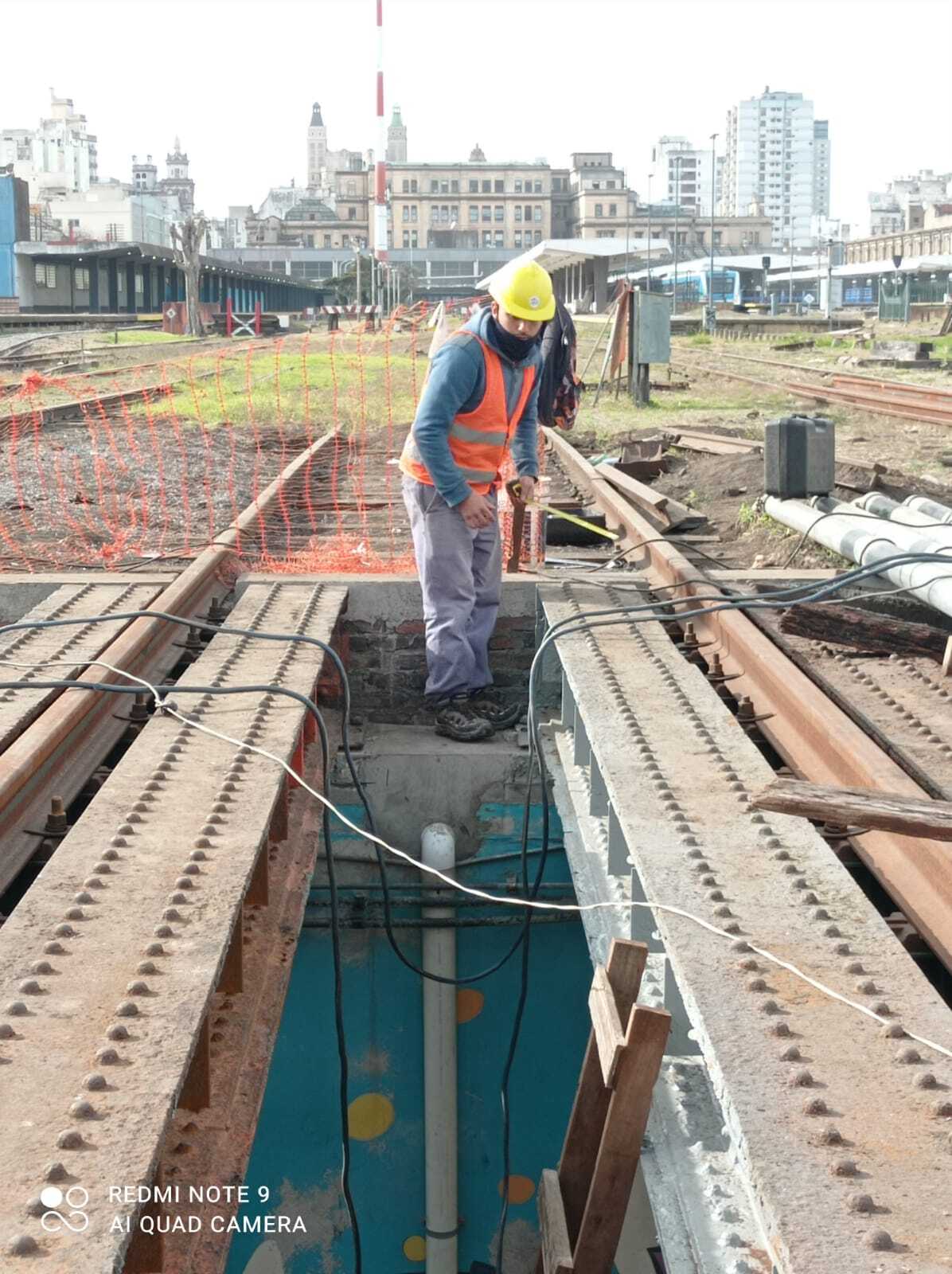 Construccion de pasarelas para protección de proyecciones en viaducto de estación once.