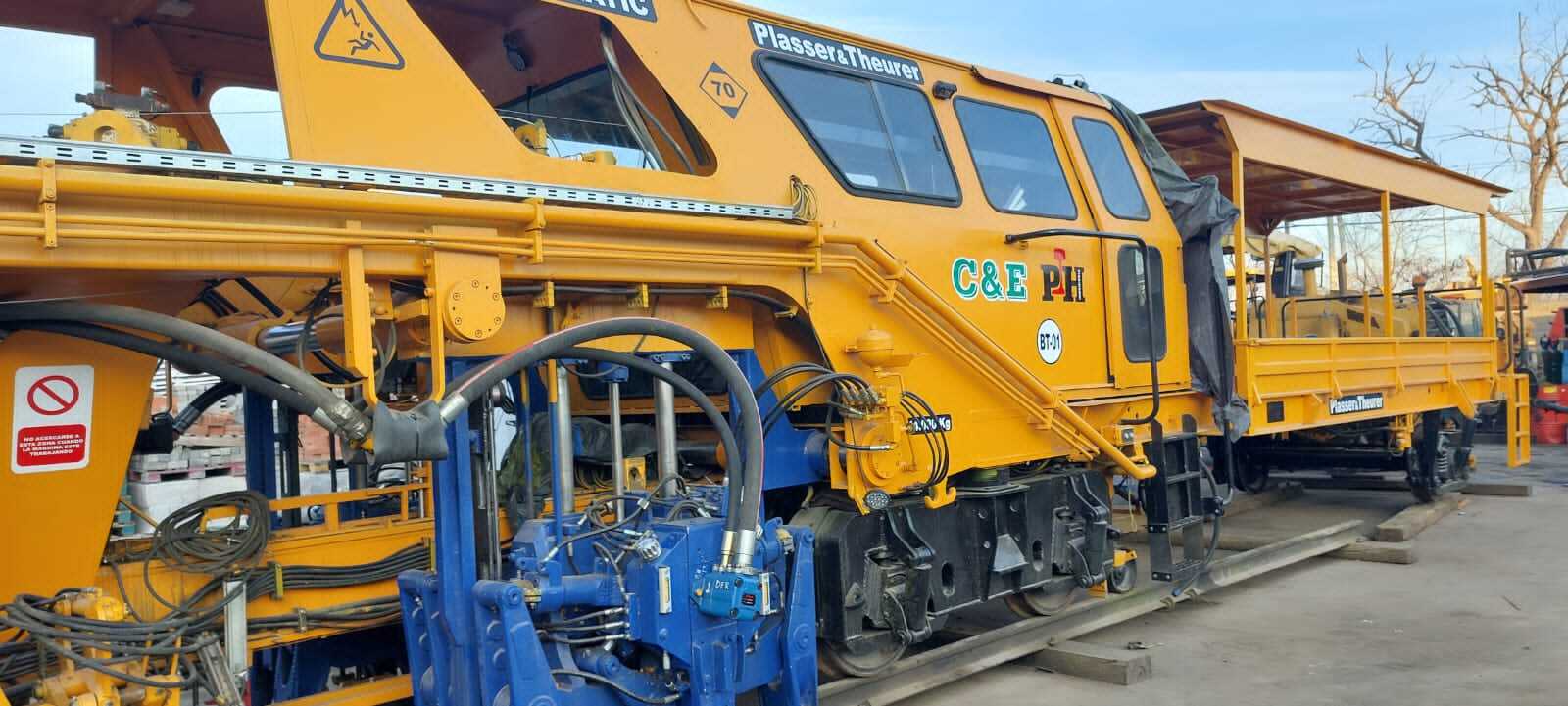 Trabajo de desarme, arenado, pintura y armado.