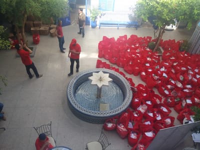 Au Maroc, la communauté musulmane juive et autour de la table du réunies ftour