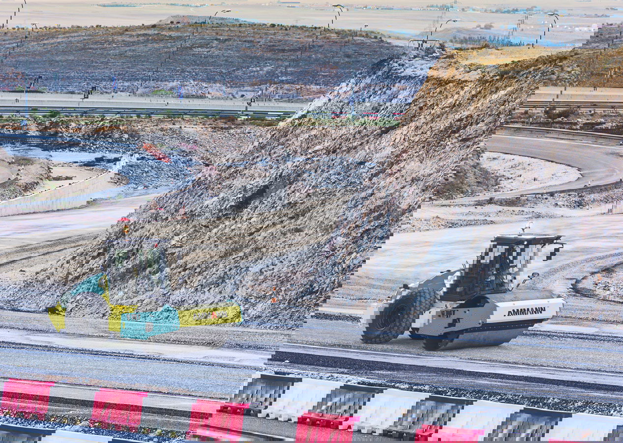 COMPACTARE SI NIVELARE