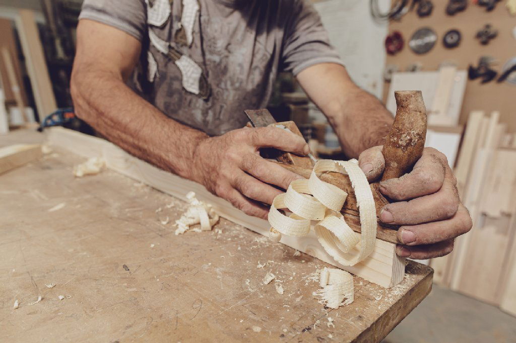 Ne gasesti in Vladiceni, Iasi, pe strada Trei Fantani.
