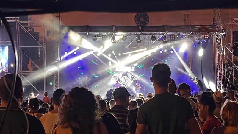 De prin țară adunate