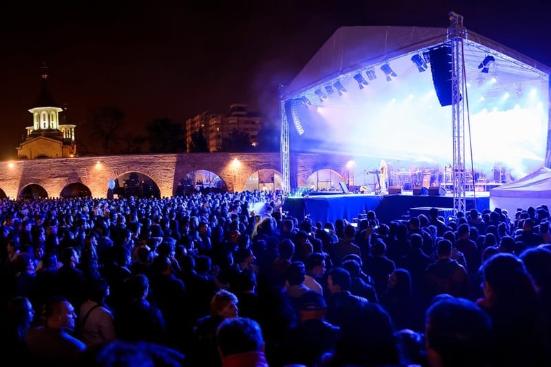 De prin țară adunate