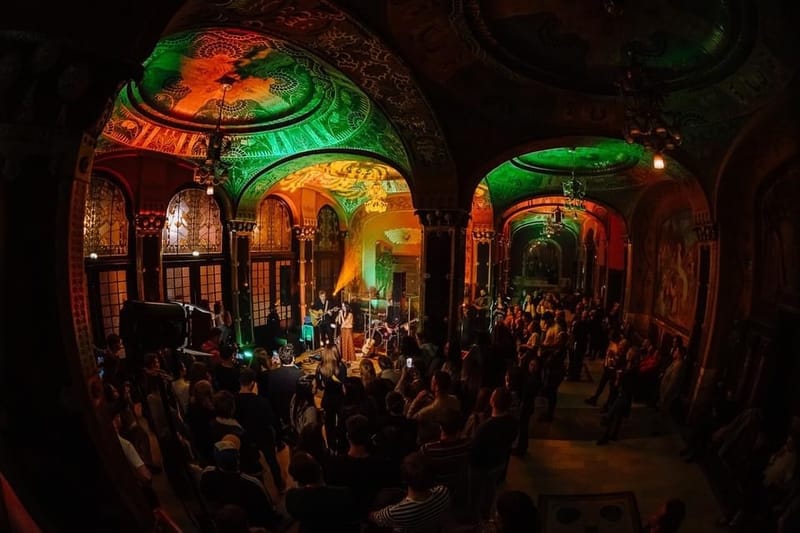 Teatru si evenimente culturale indoor