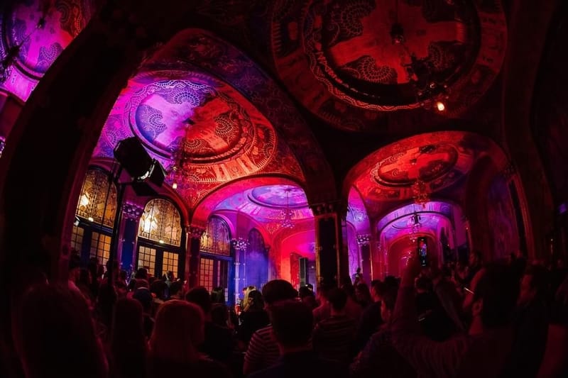 Teatru si evenimente culturale indoor