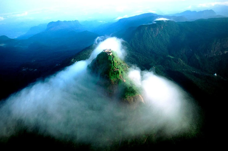 ADAM'S PEAK ( SIRIPADE )