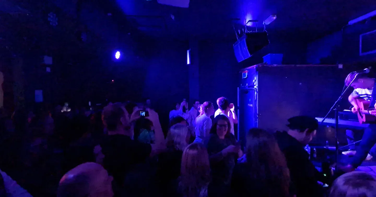 BEN MCKELVEY AND BROKEN COLOURS