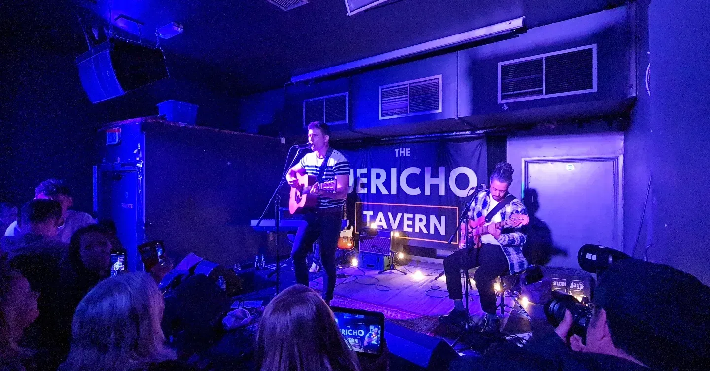 BEN MCKELVEY AND BROKEN COLOURS