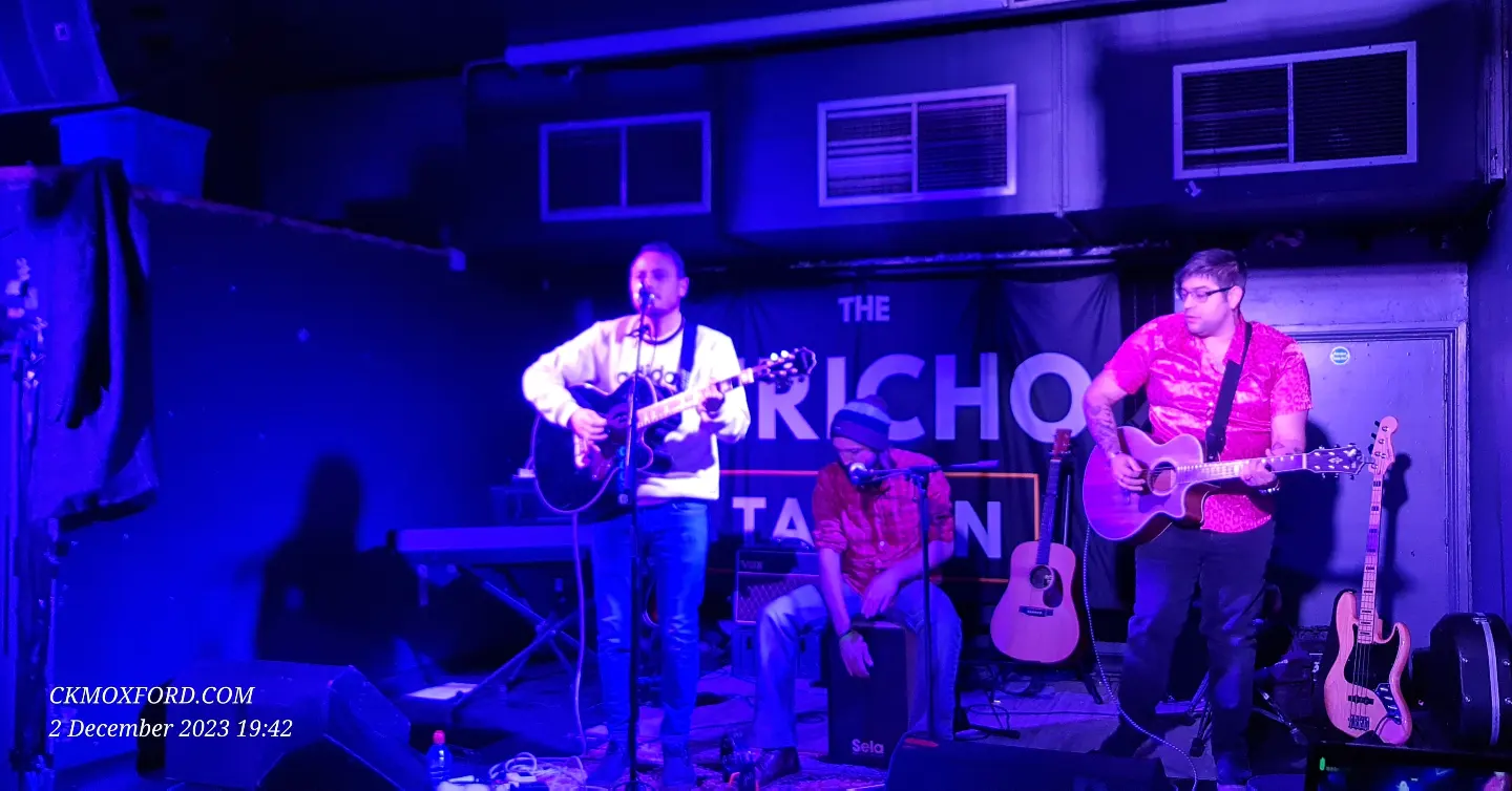 BEN MCKELVEY AND BROKEN COLOURS