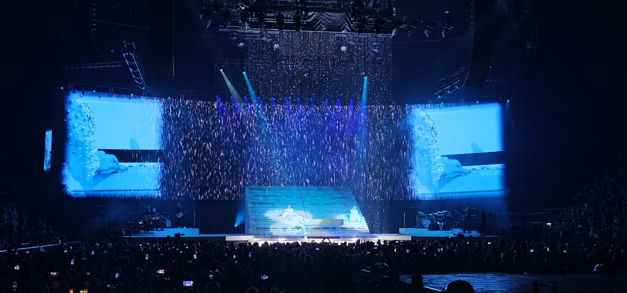 OLLY MURS AND TAKE THAT