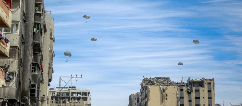 La masacre de harina de palestinos hambrientos y sedientos estaba escrita en el muro de Gaza: 115 muertos y más de 700 heridos.