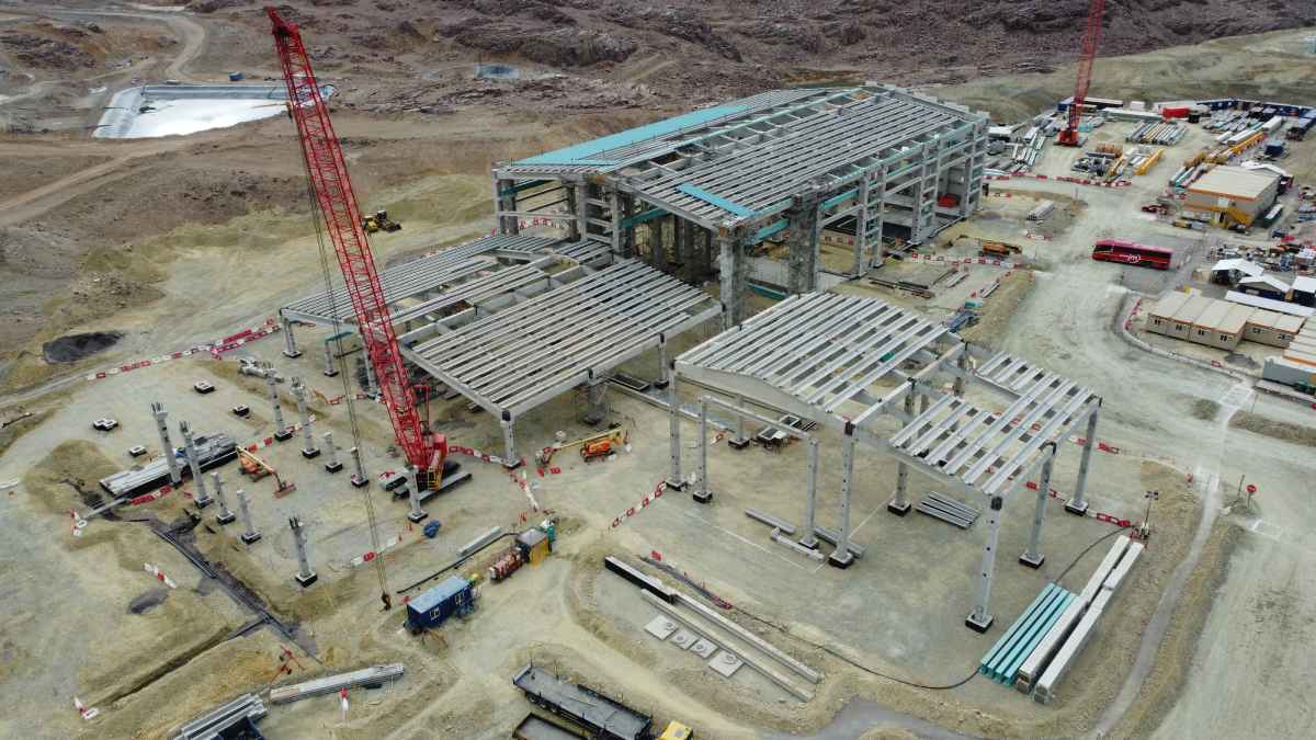 Truck Shop Codelco Andina: Un complejo de prefabricados de hormigón a 3.700 metros de altura