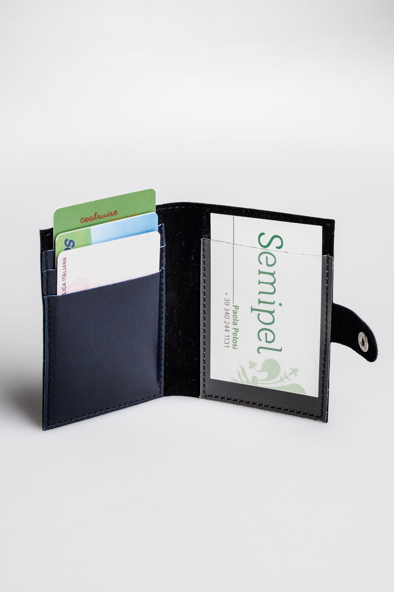 Art. 327 - Portacarte