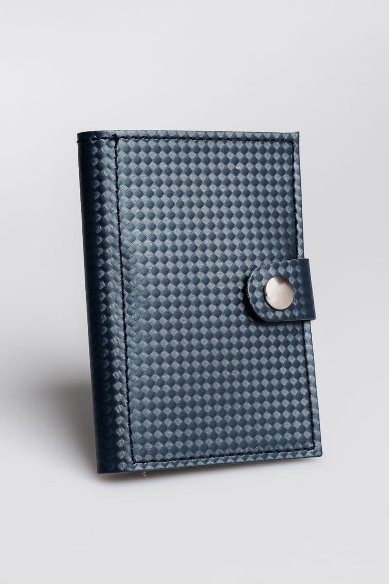 Art. 327 - Portacarte