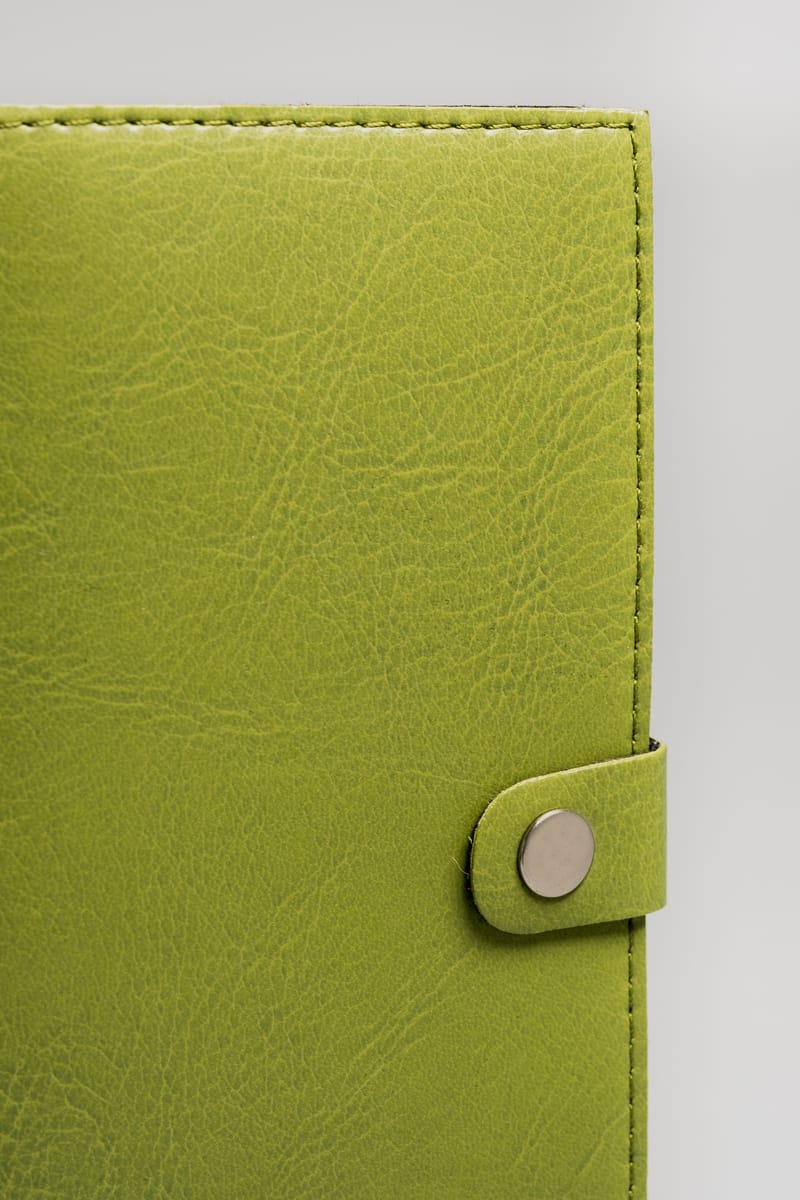 Art. 318 - Portacarte e documenti