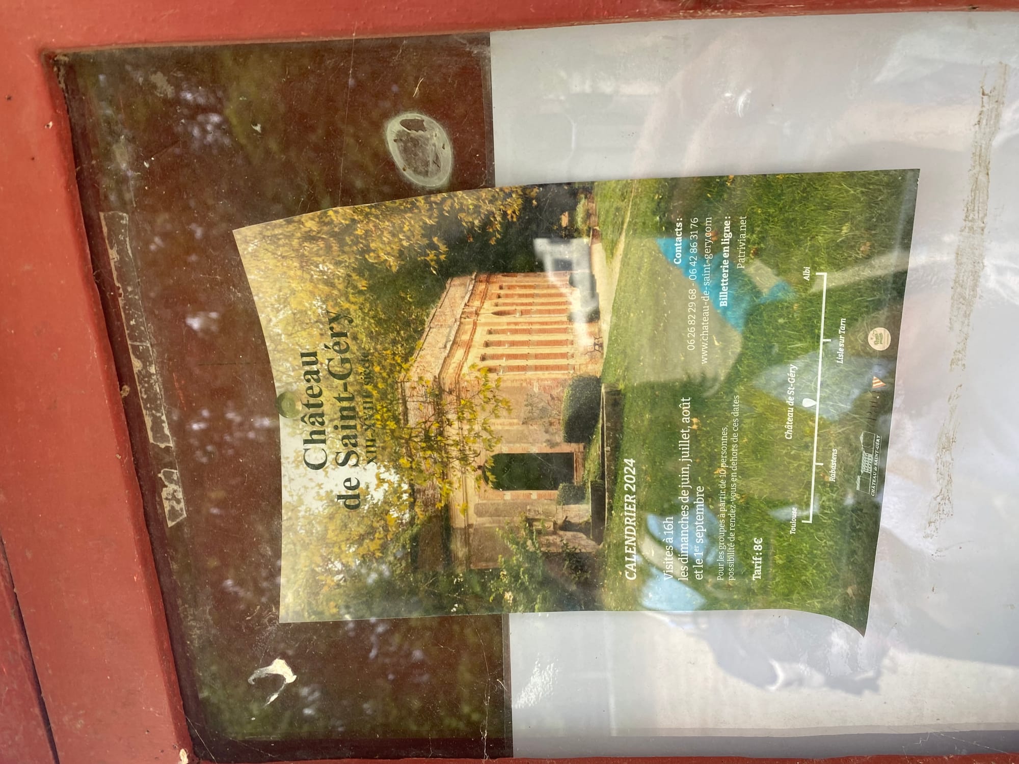 Pratique sur  l'herbe thème les éléments, déjeuner sous le chêne et marche jusqu'au château de Saint Gery 