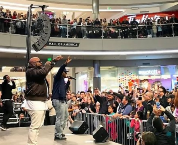 HODB MALL TOUR BOOK & MAG SIGNING