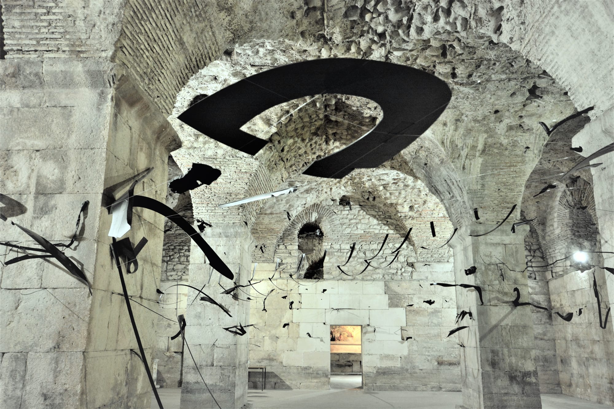 LINE MEMORIES - 2018 - SITE SPECIFIC INSTALLATION, PLASTIC METAL, ORGANJIC MATERIALS