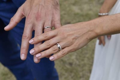 Mariage à l’étranger : comment le faire valider en France ? On vous répond
