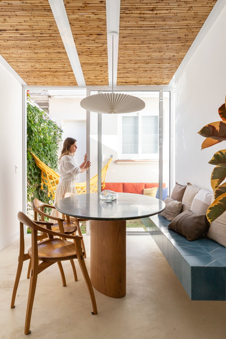 130m2