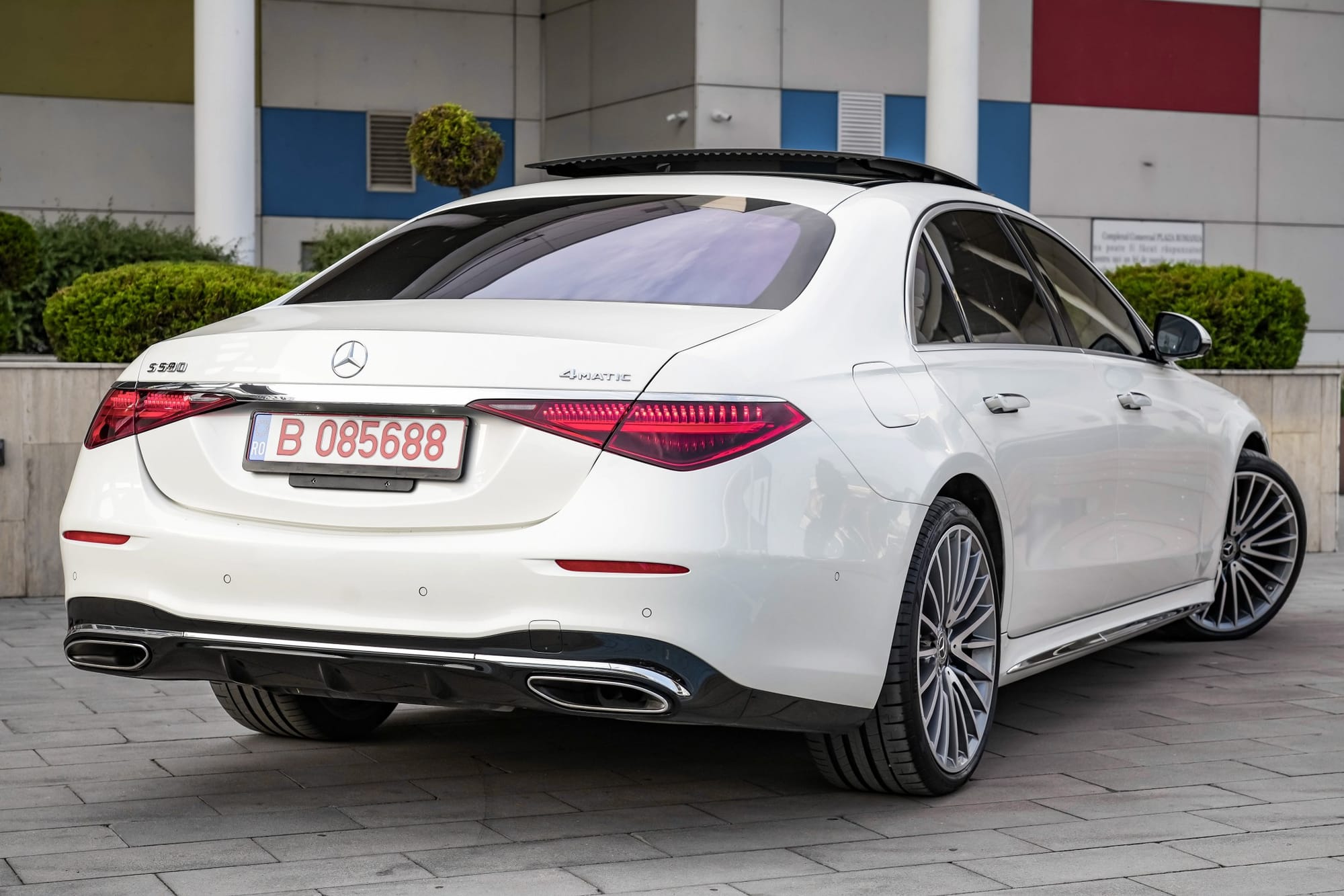Mercedes-Benz S-Class 4