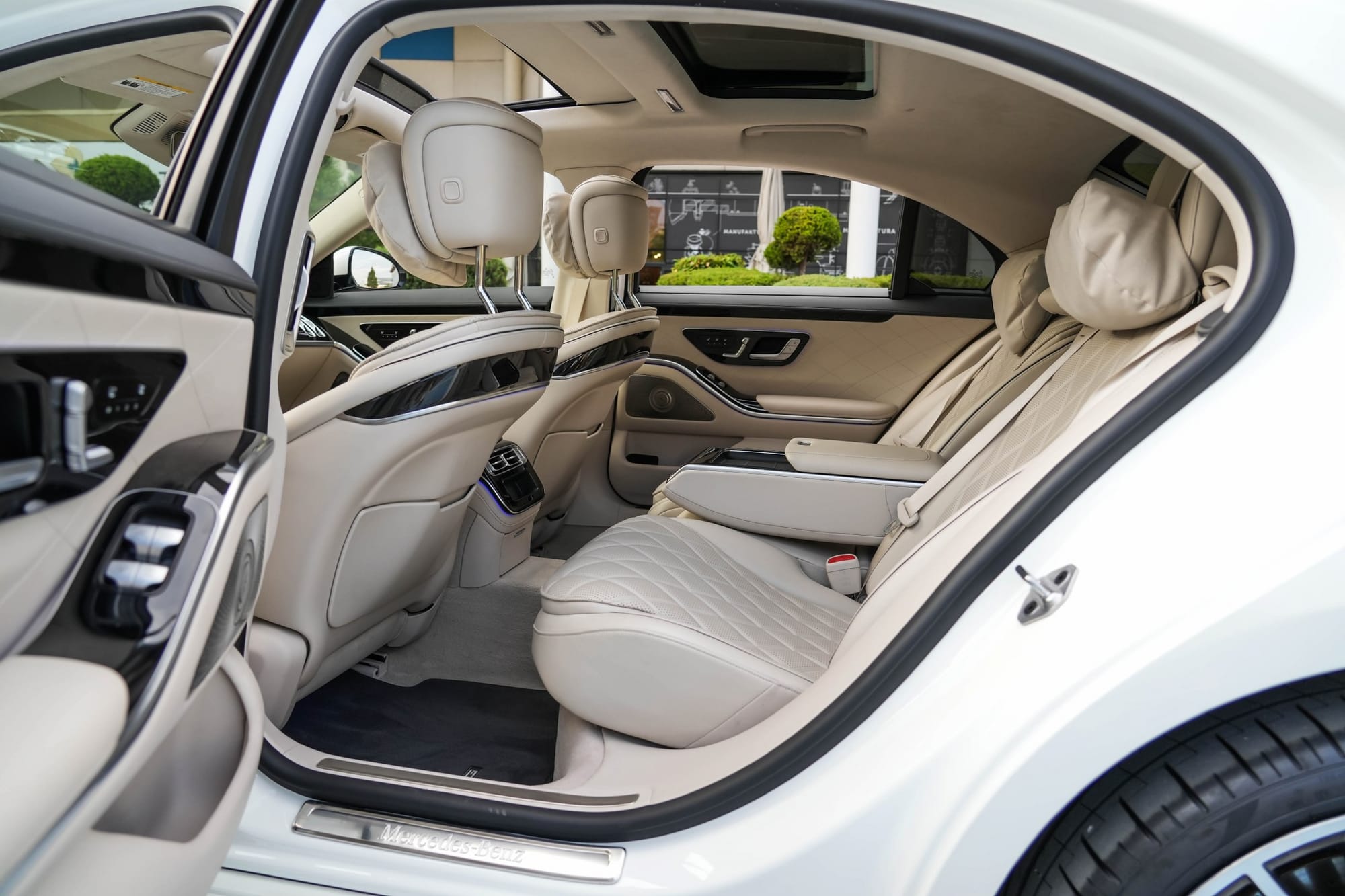 Mercedes-Benz S-Class 8