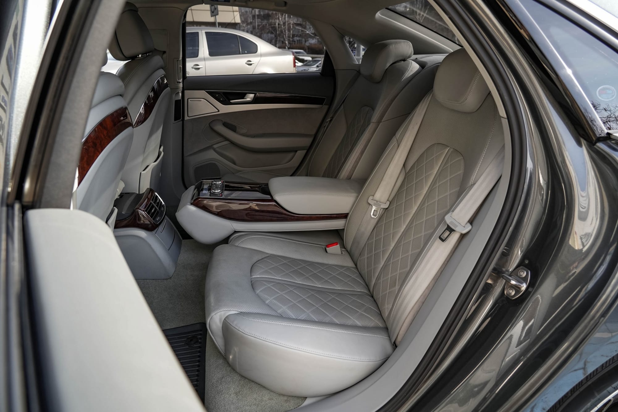 Audi A8 10
