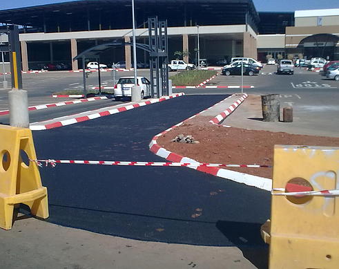 ROAD TARRING