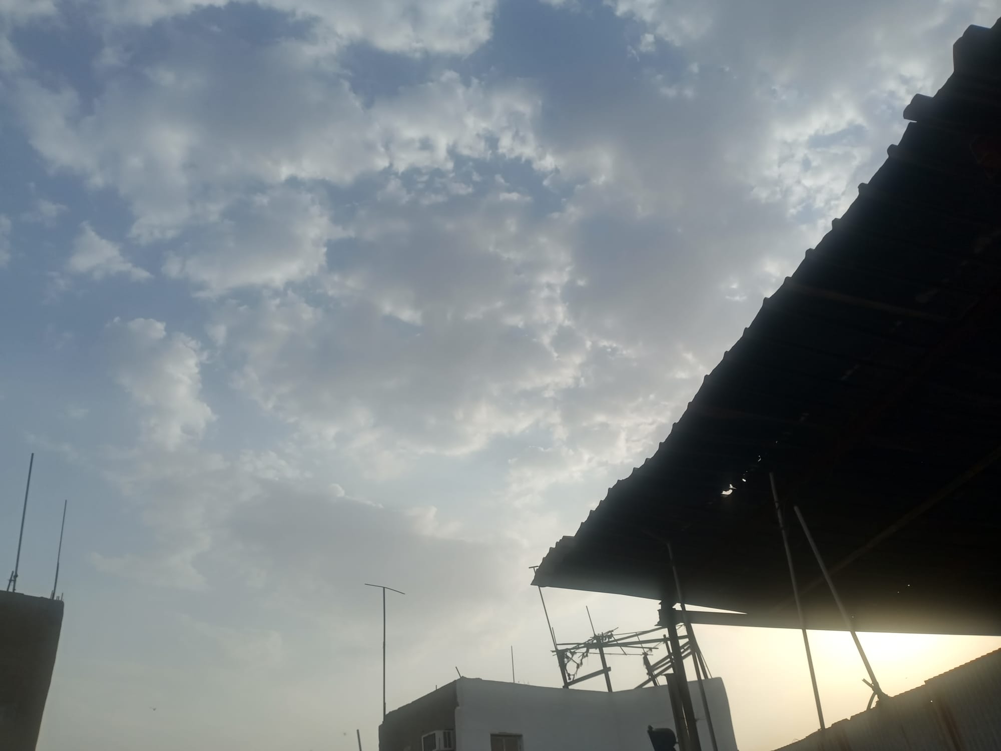 صور منتصف شهر أغسطس سنة 2023 - بداية الحالات الشرقية وتأثيرها على السواحل