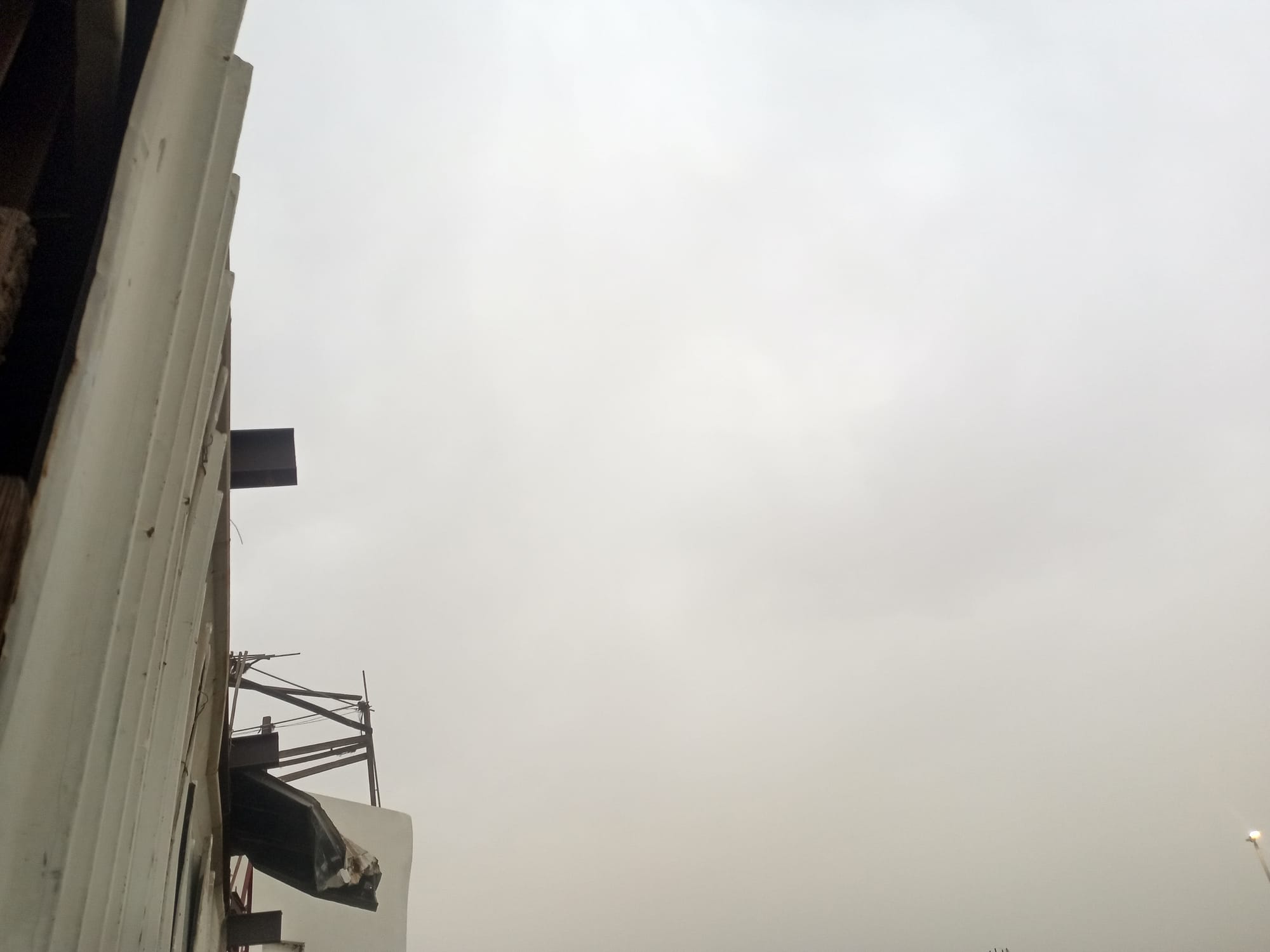 يوم 21/08/2023 - الرياح الهابطة وأمطار متفاوتة - حالة غير متوقعة