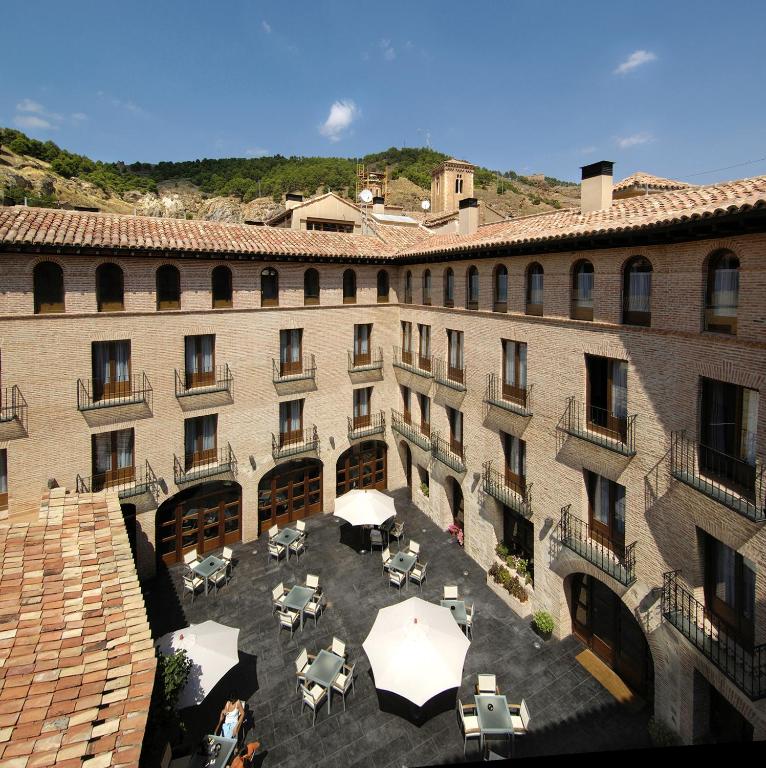 HOTEL CIENBALCONES, DAROCA (ZARAGOZA)