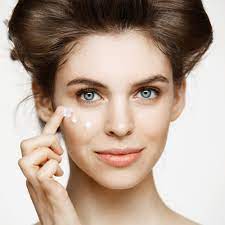 "Reveal a New You: Deep Cleansing Facials in Dubai's Prestigious Beauty Scene"