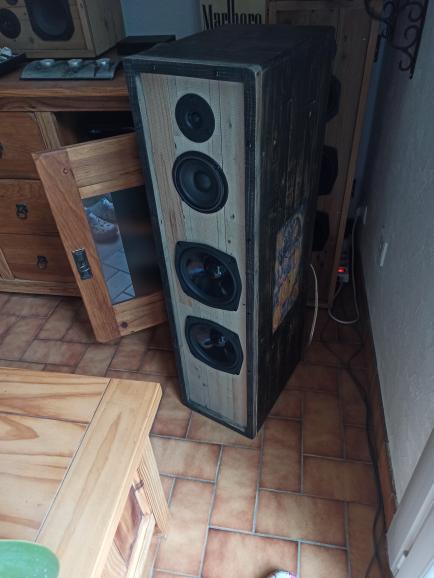 enceintes colonnes dragon ball z