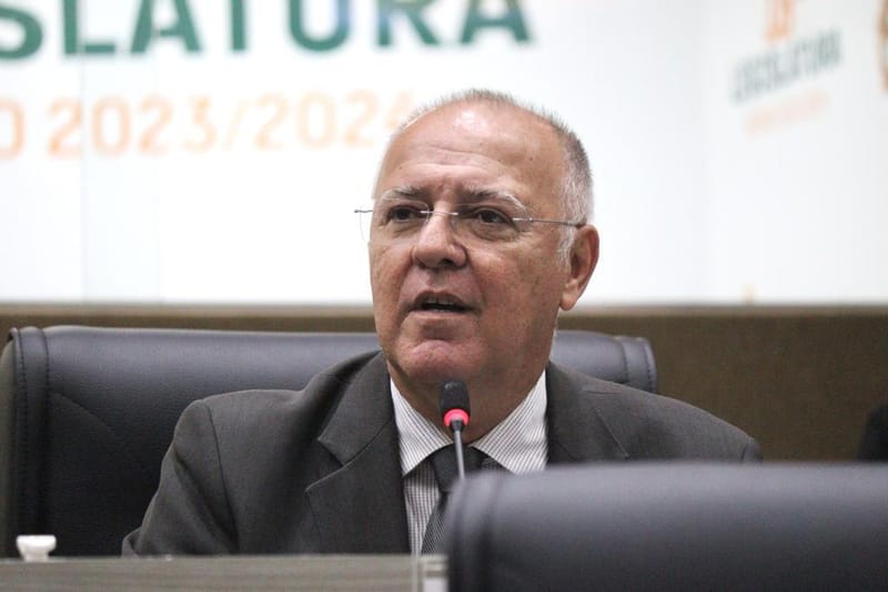 No Dia da Pessoa Surdocega, Luis Mitoso destaca leis de sua autoria para inclusão