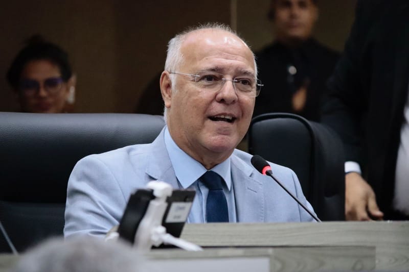 PL de Luis Mitoso que amplia direito a atendimento prioritário vai à sanção do Prefeito David Almeida