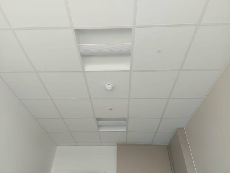 Grid suspended ceilings