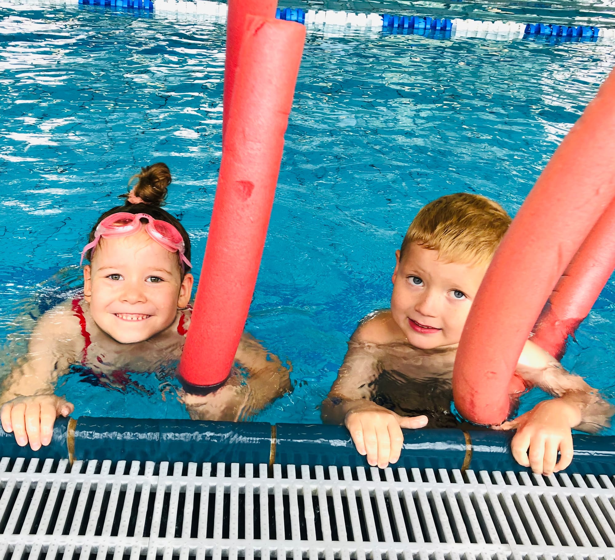 Die erste Schwimmtechnik für Kinder